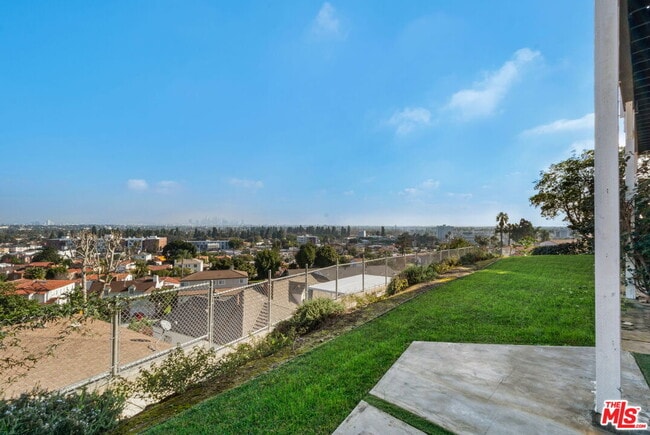 Building Photo - 3617 Homeway Dr