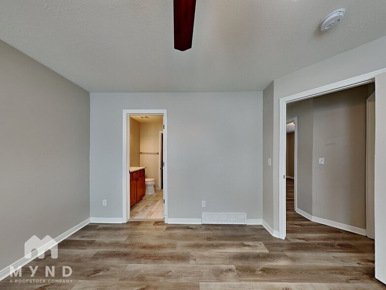 Building Photo - 935 Chris Cir