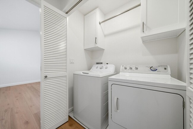 Building Photo - Remodeled Upstairs End Unit In Coral Gardens