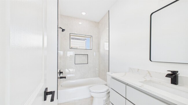 Building Photo - 5314 Terry St