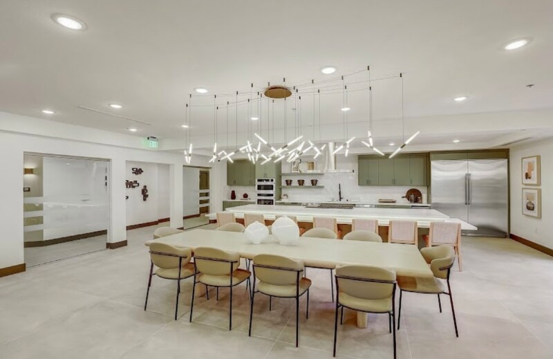 Building Photo - 4335 S Grand Canyon Dr