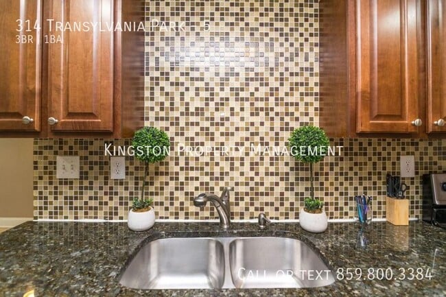 Building Photo - 314 Transylvania Park