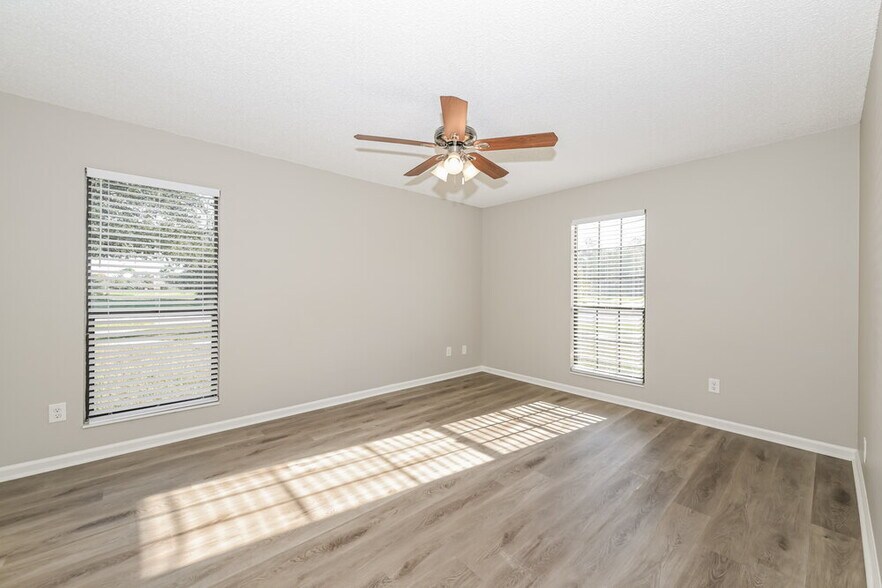 Building Photo - 2493 Bluffton Dr