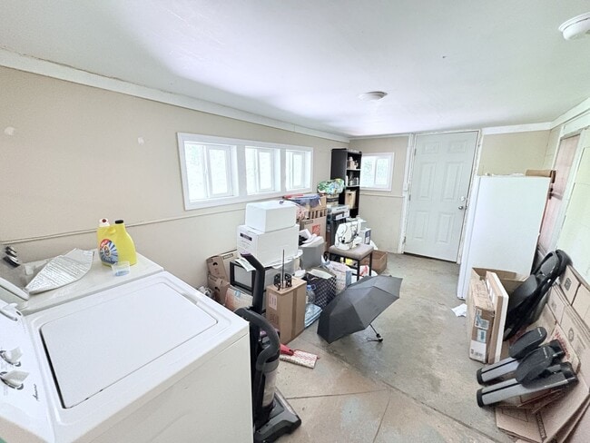 Building Photo - 102 Old Central Rd