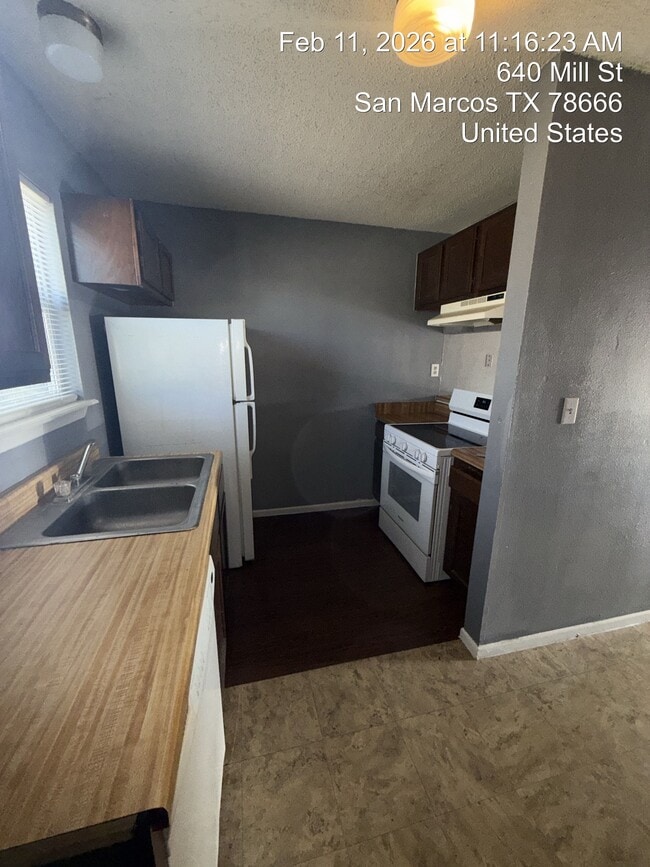 Building Photo - 640 Mill St