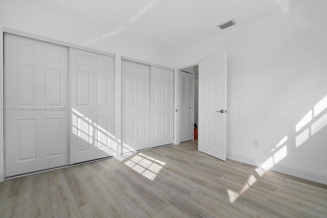 Building Photo - 261 NE 172nd St