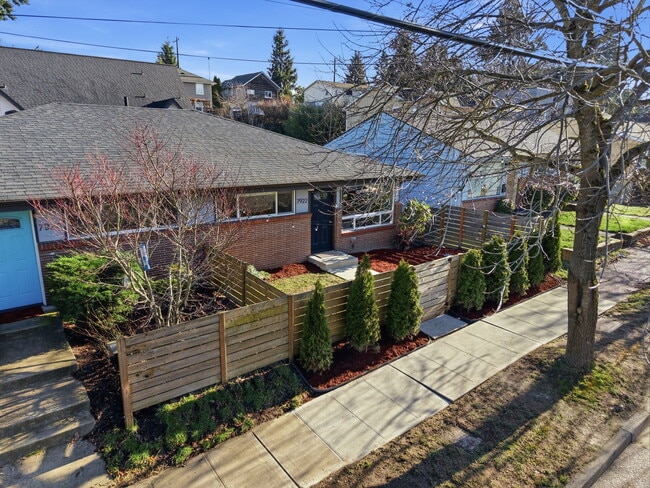 Building Photo - 7922 9th Ave SW