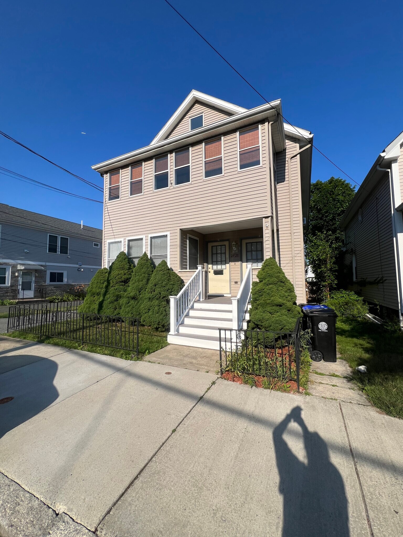 Building Photo - 27 Willard St
