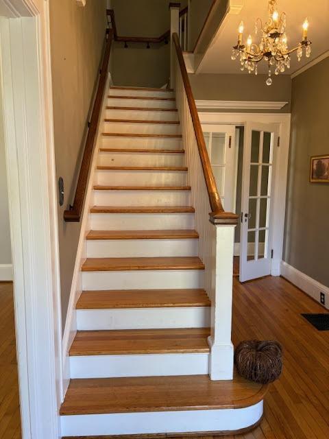 Building Photo - 613 S York St