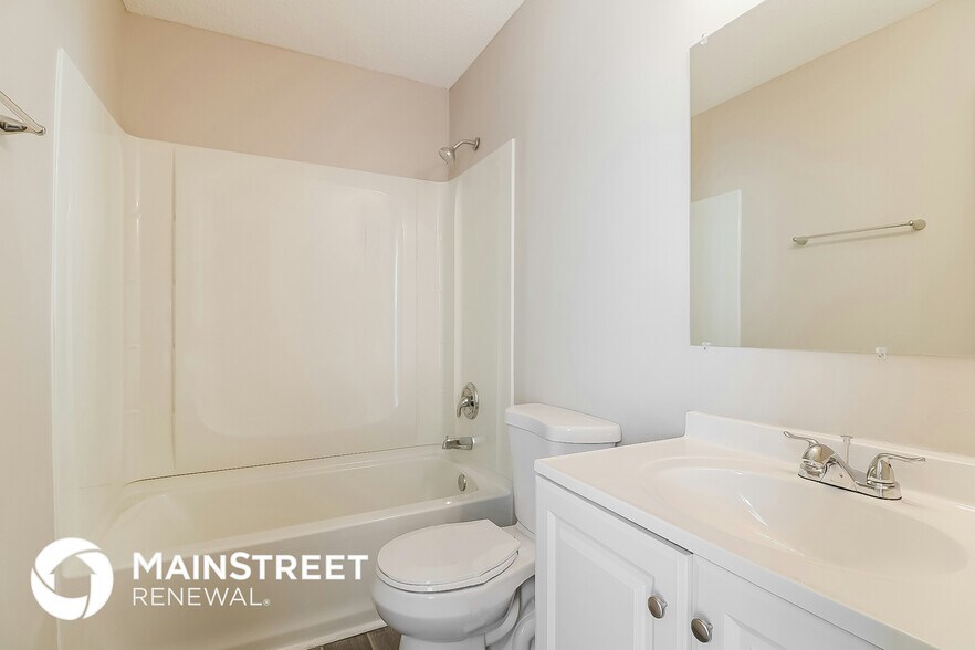 Building Photo - 130 Oakdale Ave