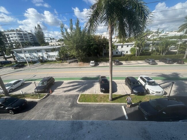 Building Photo - 10101 E Bay Harbor Dr