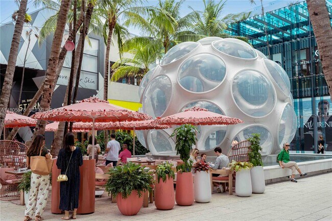 Building Photo - 120 NE 49th St