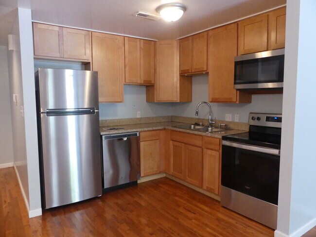 Building Photo - 1420 Menard St