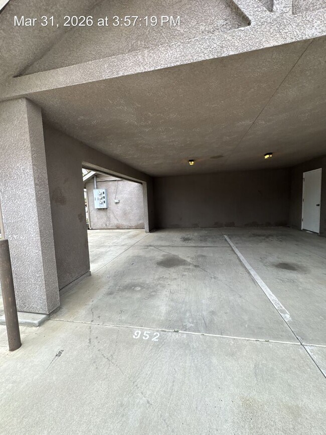 Building Photo - 4048