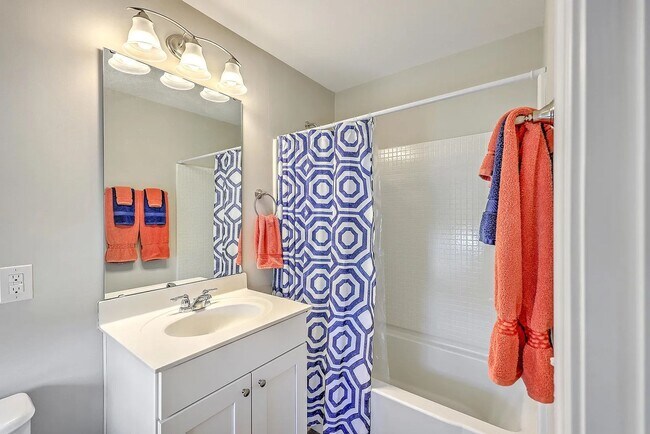 Building Photo - 4 Bedroom 3.5 Bath House in St. Johns Lake - Johns Island