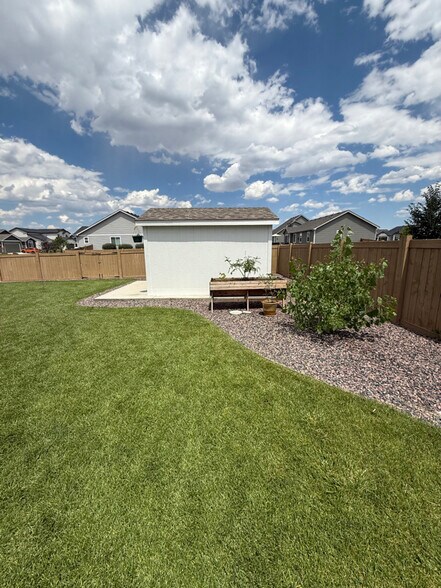Building Photo - 6880 Cattails Dr