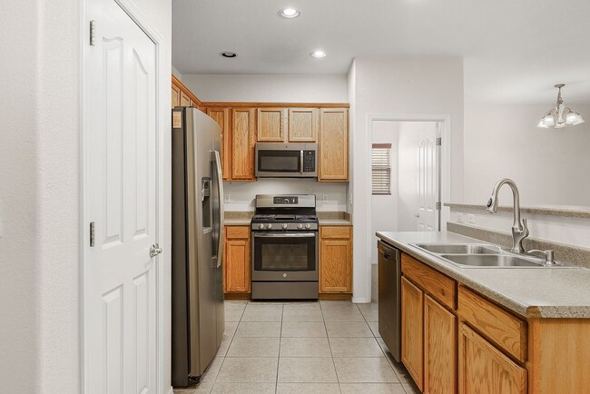 Building Photo - 7084 S Camino Derecho