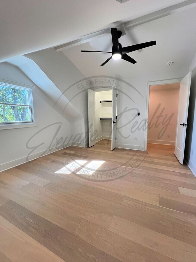 Building Photo - Modern Elegance in the Heart of Nashville ...