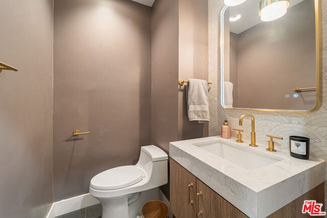 Building Photo - 4731 Deseret Dr