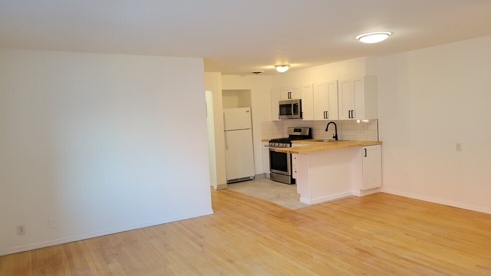 Building Photo - 204 Woodcliff Ave