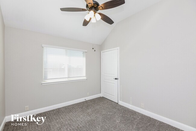 Building Photo - 312 Waverly Dr