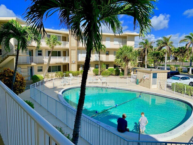 Building Photo - 3600 N Ocean Dr