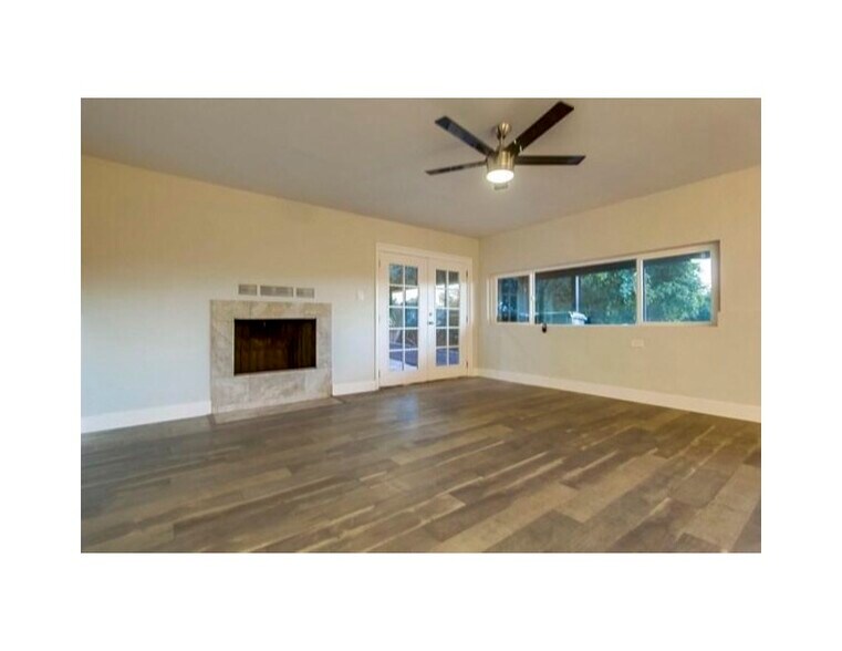 Building Photo - 603 Sunset Dr