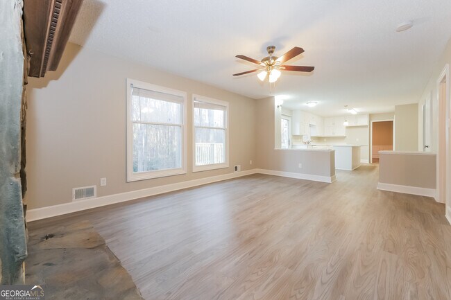 Building Photo - 325 Derby Dr