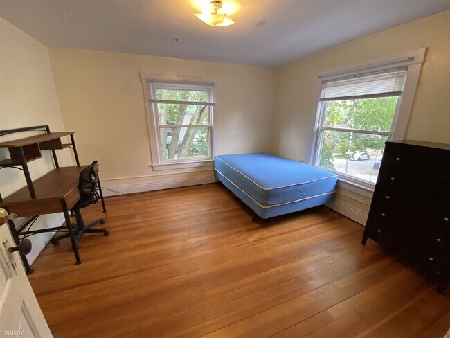 Building Photo - 7 br, 2 bath House - 516 Walnut St 516 Walnut