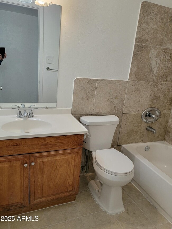 Building Photo - 621 E Papago Dr