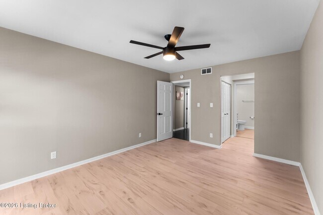 Building Photo - 320 Highwood Dr