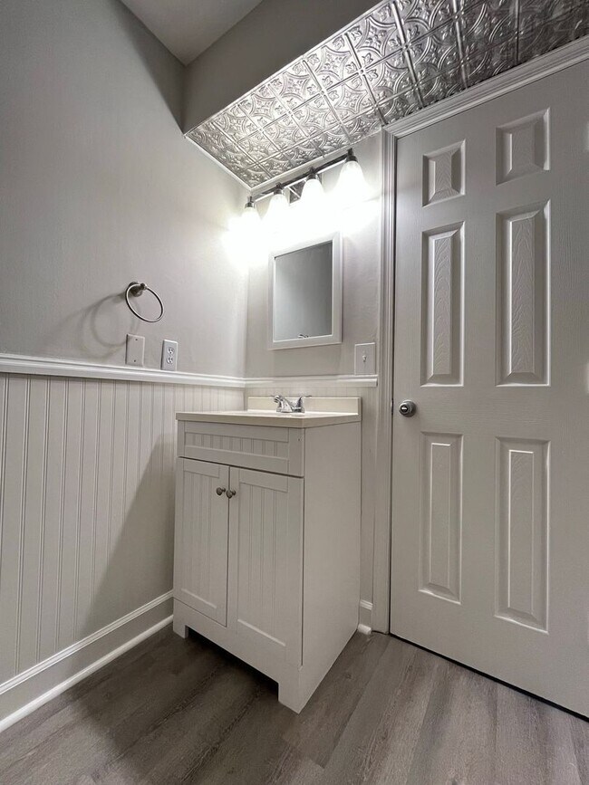 Building Photo - Rent Special $500 OFF first months rent if move in by 01/02/2026 "ASK ABOUT OUR ZERO DEPOSIT"