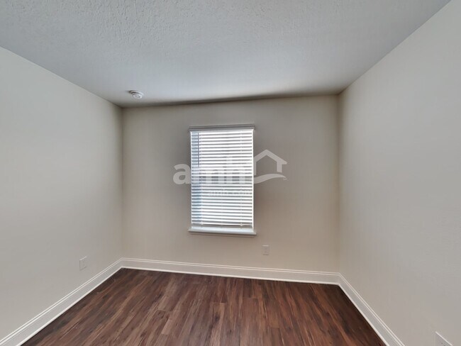 Building Photo - 2518 Sunrise Ct