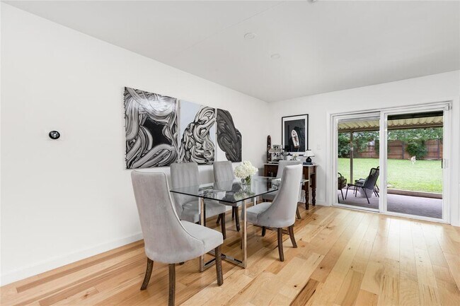 Building Photo - 8704 Clarewood Dr