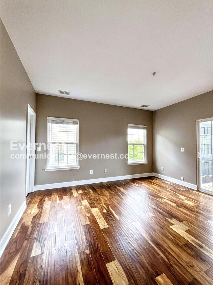 Building Photo - 8431 Callabee Way