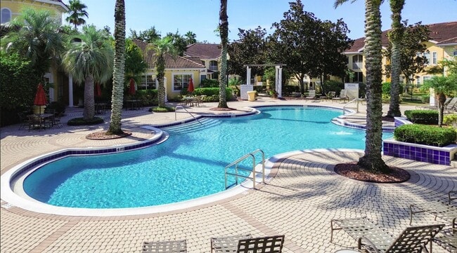 Building Photo - Beautiful 3 Bedroom, 2 Bath with Volume ceilings and Private Garage!