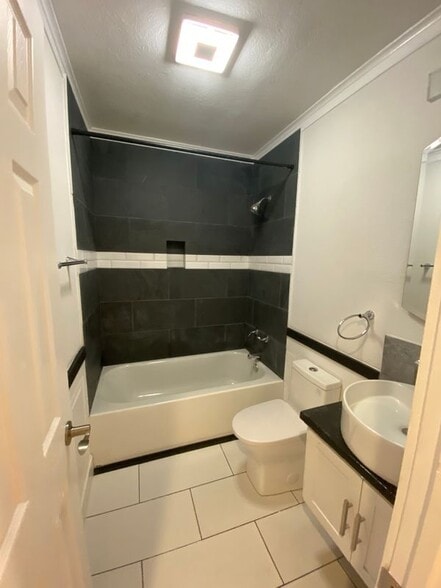 Building Photo - 117 Winston Dr