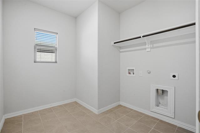 Building Photo - 3253 Cumby Dr