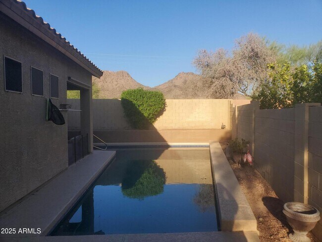 Building Photo - 26111 N 67th Dr