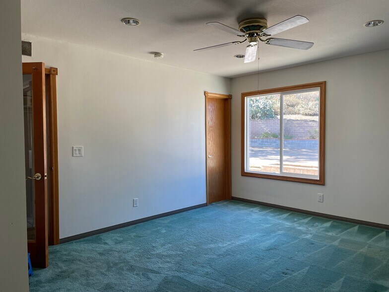 Building Photo - 1657 Cayton Ave