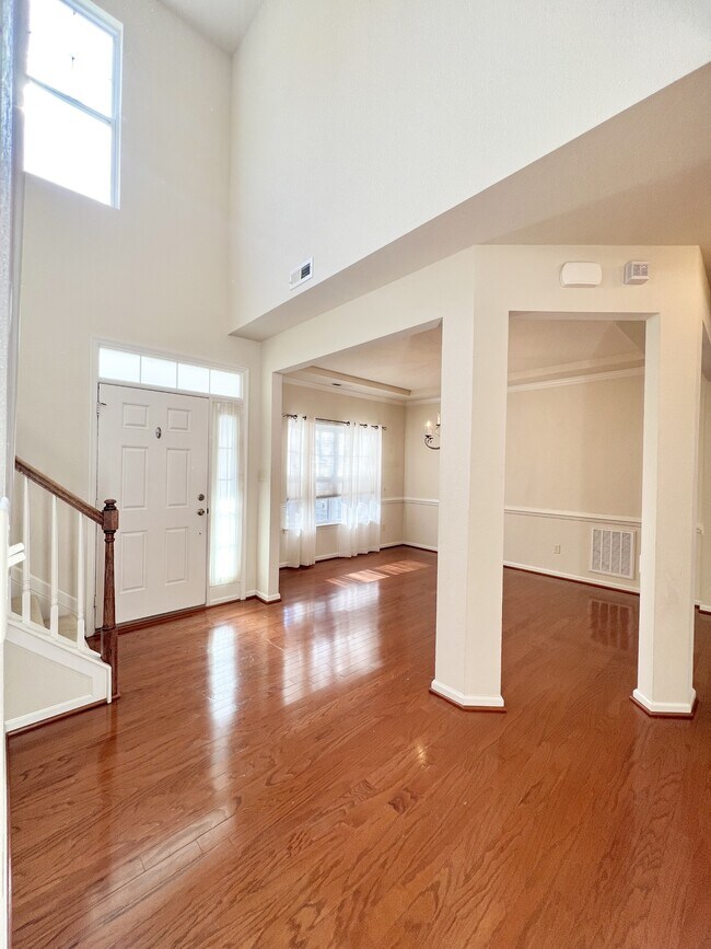 Building Photo - 109 Zebulon Ct