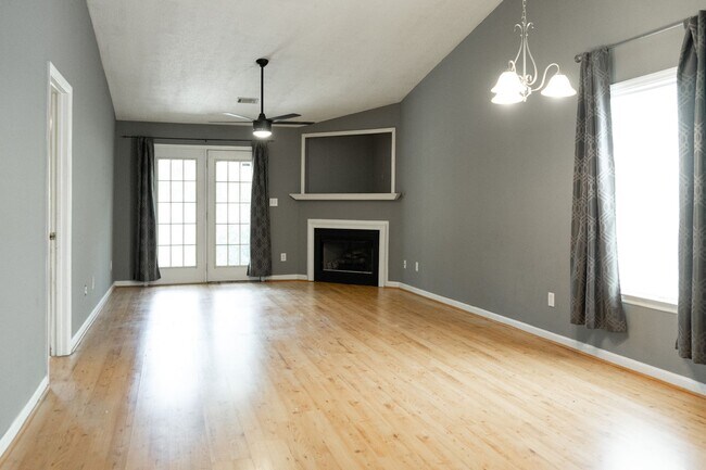 Building Photo - 2039 Emerald Bay Dr