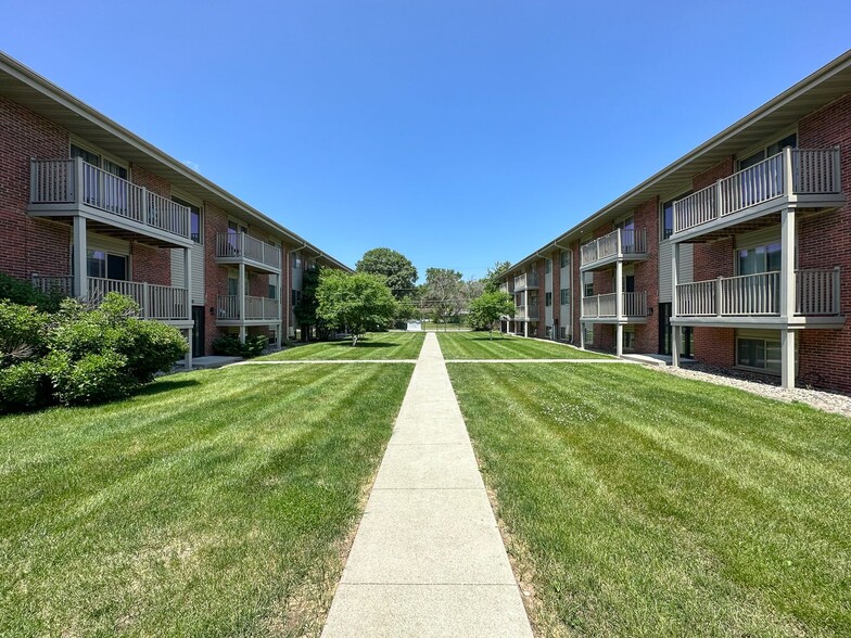 Interior Photo - Maplewood