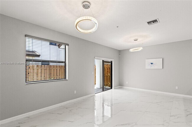 Building Photo - 221 SW 159th Way
