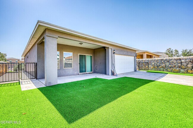 Building Photo - 6557 Toivoa Pl