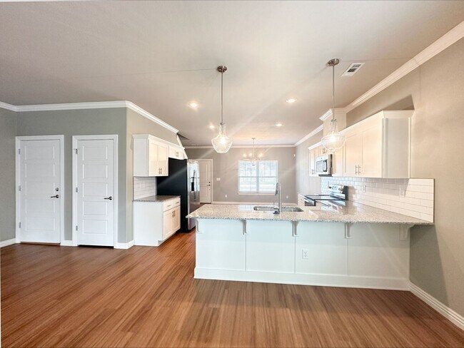 Building Photo - 2067 N Penelope Ln