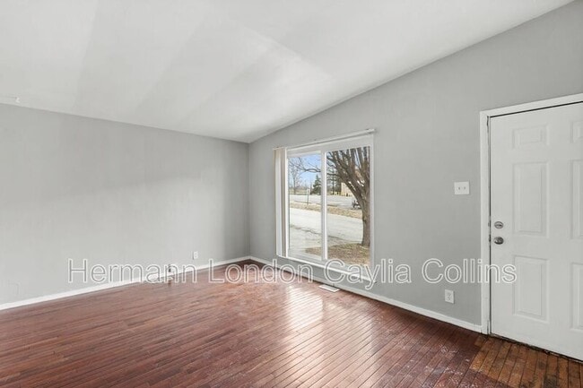 Building Photo - 9456 Calwood Dr