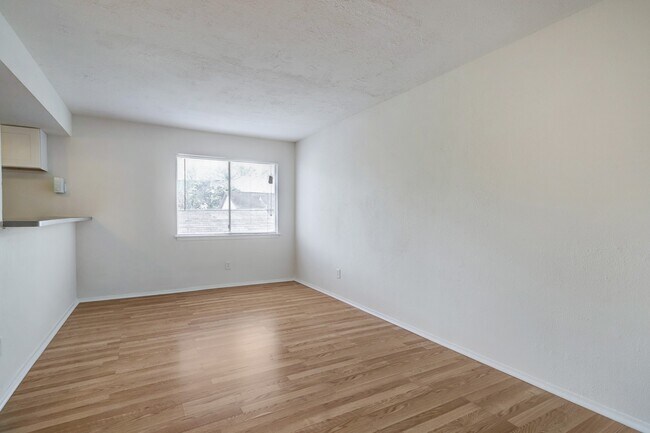 Building Photo - 3407 Graustark St