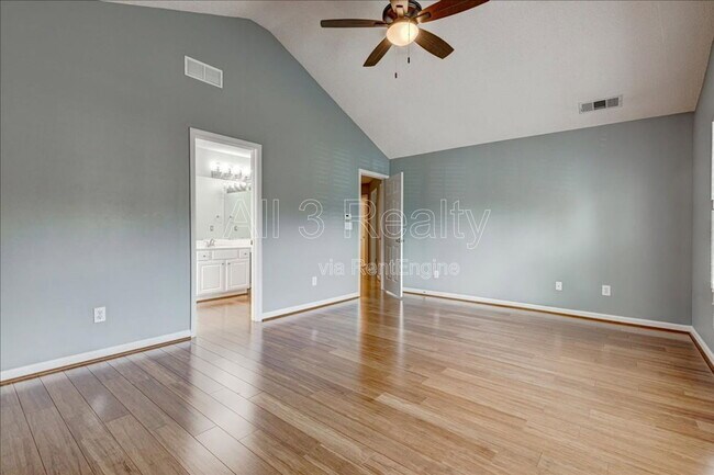 Building Photo - 2540 Alvecot Cir SE