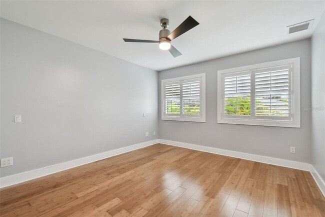 Building Photo - 340 Mehlenbacher Rd